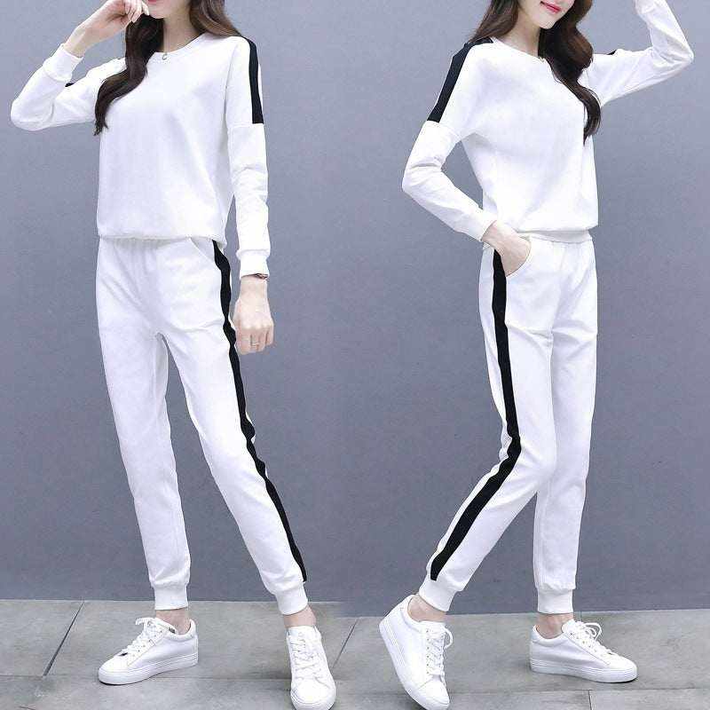 Style: OL commute
 
 
 Pattern: Solid color
 
 
 Style: Pantsuit
 
 
 Coat style: Hoodie sweater
 
 
 Long sleeves: Long sleeves
 
 
 Style of pants: Harlan pants
 
Korean style sportswear suitHOODIES & JACKETSROBS FASHIONSWEAR 114'SROBS FASHIONSWEAR 114’SKorean style sportswear suit