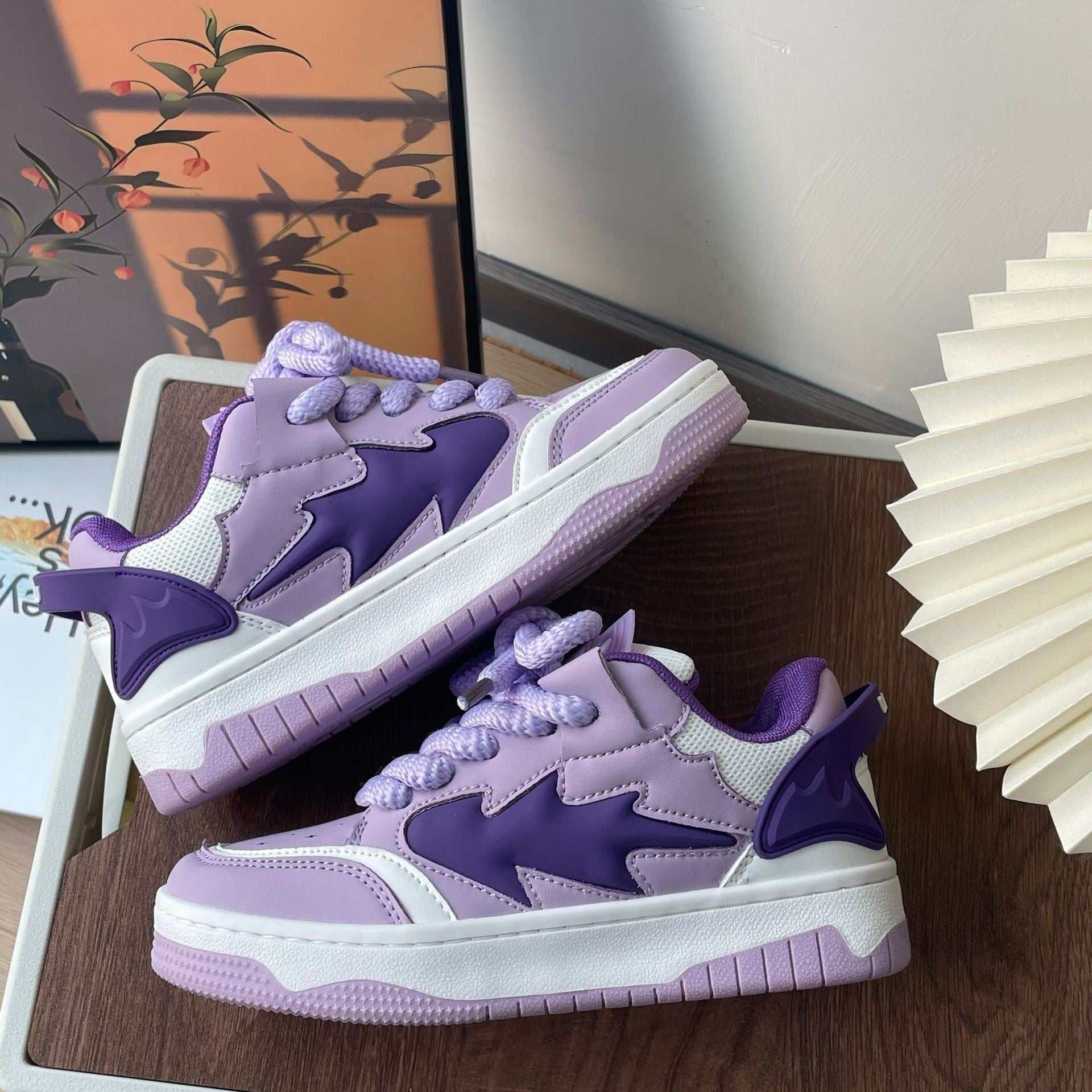 Product information:
 
 Wearing method: front tie up
 
 Function: Anti slip
 
 Inner material: mesh fabric
 
 Leather features: Lacquer leather
 
 Suitable venues: fDistressed SneakerMENS SNEAKERSROBS FASHIONSWEAR 114'SROBS FASHIONSWEAR 114’SDistressed Sneaker
