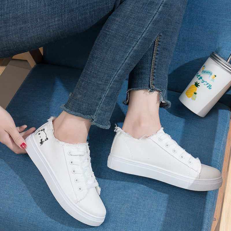 Canvas White SneakersMENS SNEAKERSROBS FASHIONSWEAR 114'SROBS FASHIONSWEAR 114’SCanvas White Sneakers