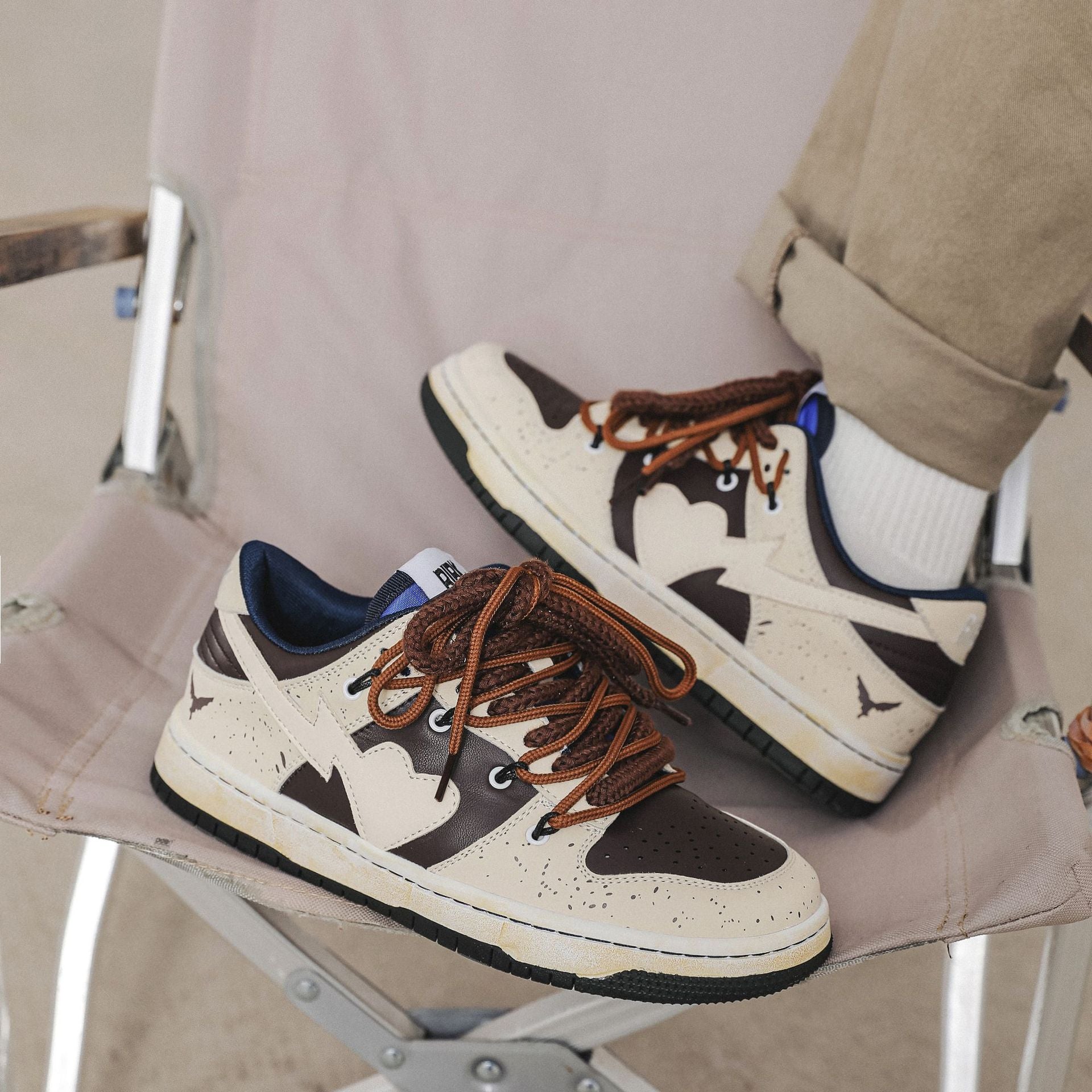 Love Casual Sneakers