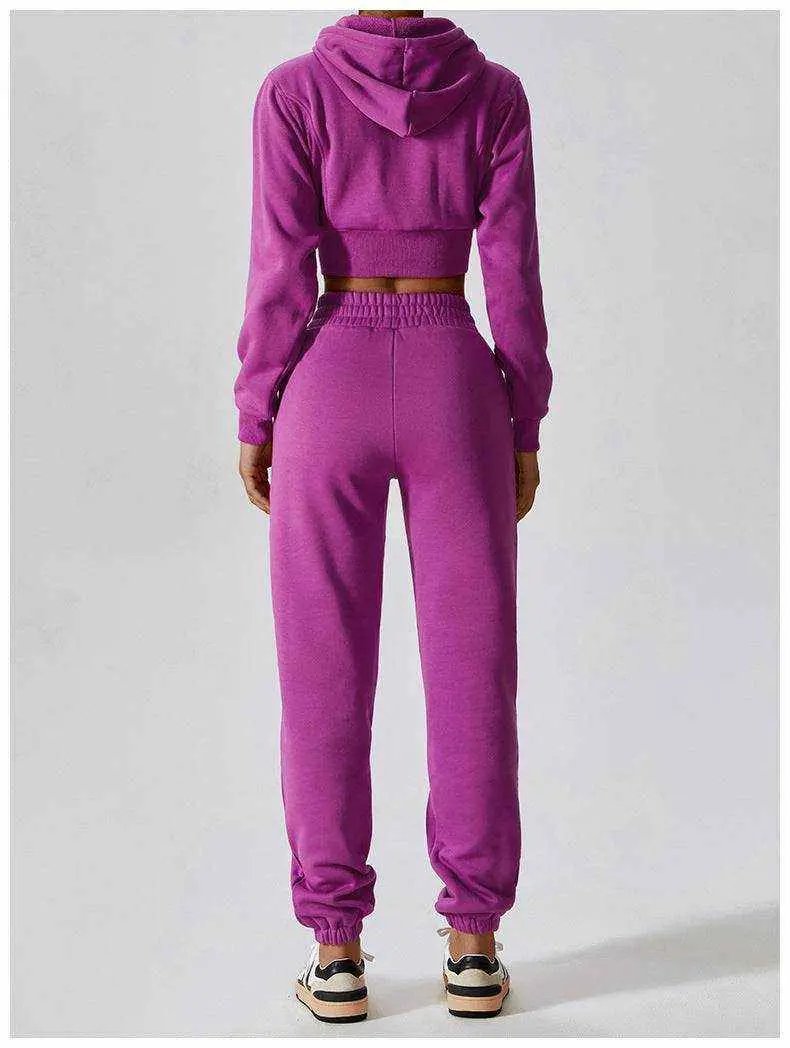 Polar Velvet SweatpantsHOODIES & JACKETSROBS FASHIONSWEAR 114'SROBS FASHIONSWEAR 114’SPolar Velvet Sweatpants