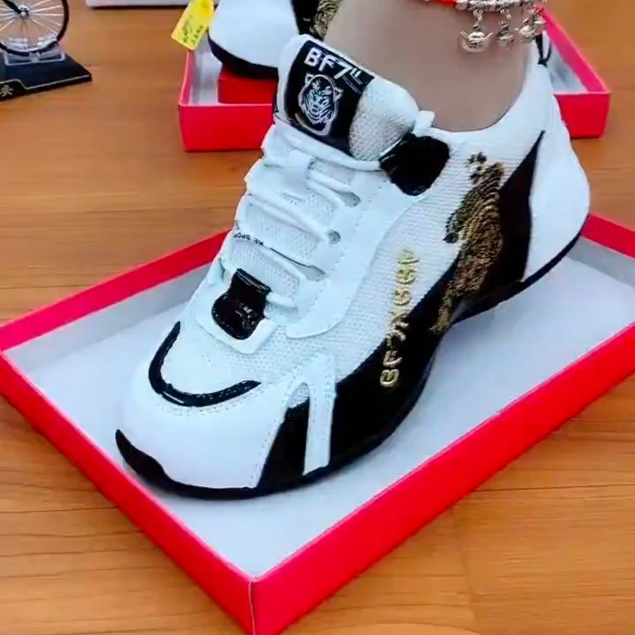Double Mesh Sneaker