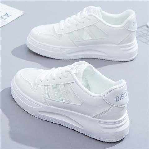 Leather White SneakerMENS SNEAKERSROBS FASHIONSWEAR 114'SROBS FASHIONSWEAR 114’SLeather White Sneaker
