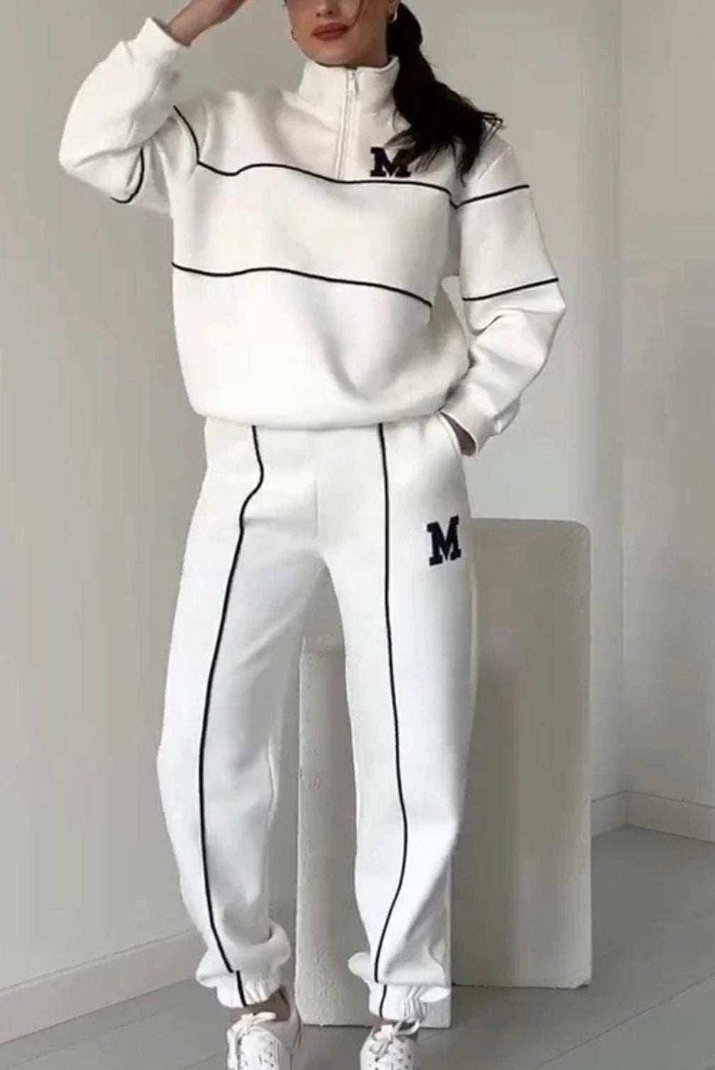 2 Piece Lounge HoodlesWOMENS FASHIONSROBS FASHIONSWEAR 114'SROBS FASHIONSWEAR 114’S2 Piece Lounge Hoodles